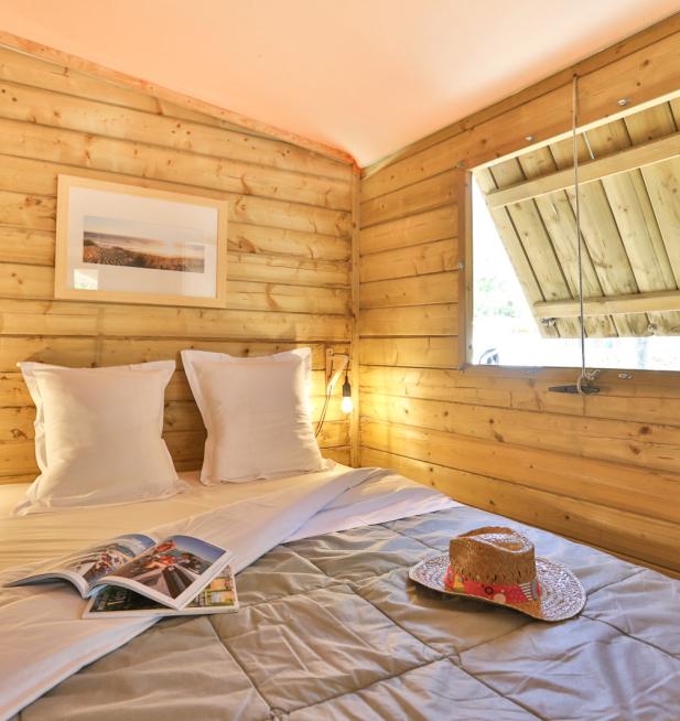 Cabane sur pilotis camping Le Petit Rocher