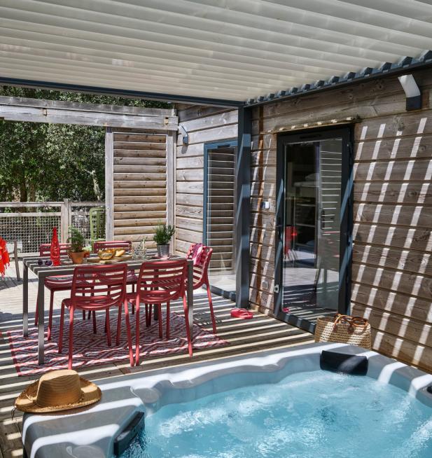 Cottage Prestige avec jacuzzi privatif camping Signol
