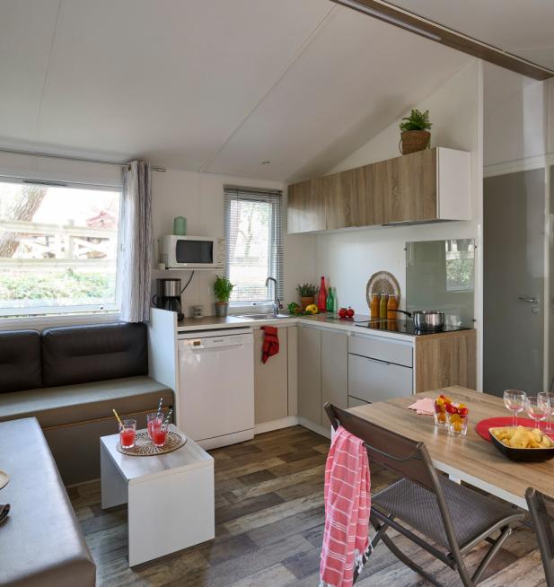 Pièce de vie Mobil-home Famille camping Signol