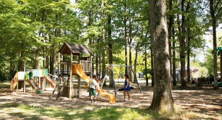 Camping la Mignardière - Destination Châteaux de la Loire - Aire de jeux Enfants