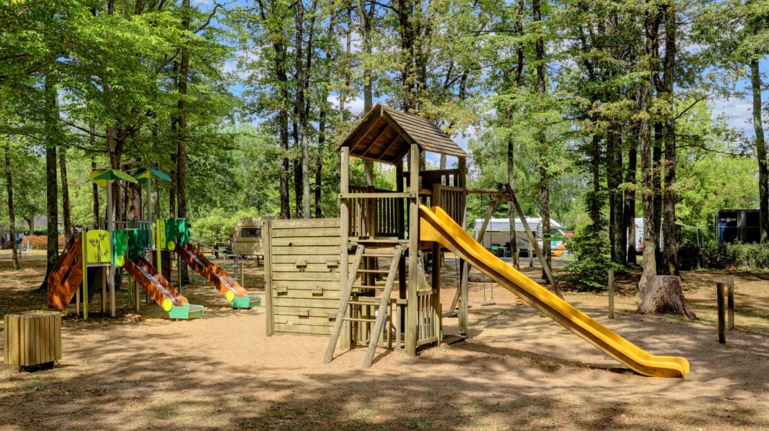 camping-la-mignardiere-chateaux-de-la-loire-aire-de-jeux-enfants Camping la Mignardière - Destination Châteaux de la Loire - Aire de jeux Enfants