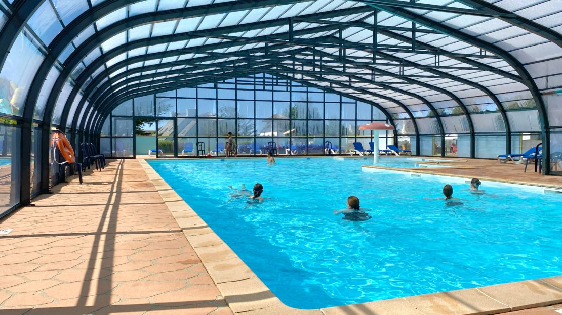 Piscine couverte Corniche Camping Nouveauté 2024