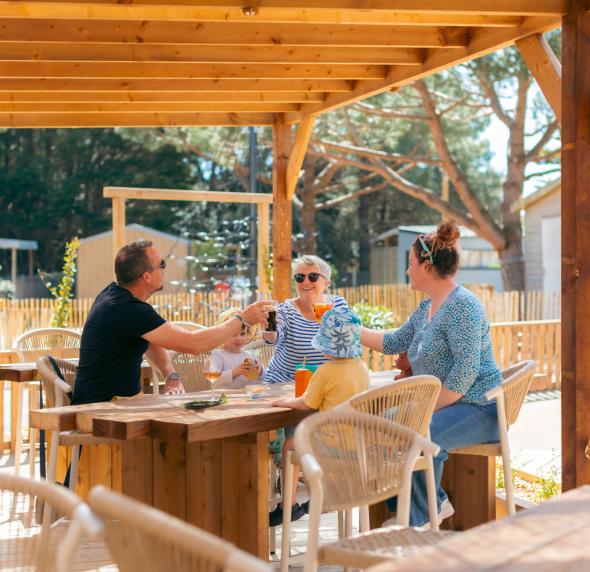 Profitez de l'aménagement extérieur du camping Les Peupliers sur l'Ile de Ré